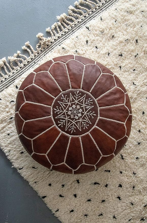 Pouf marocain en cuir fait main avec coutures blanches